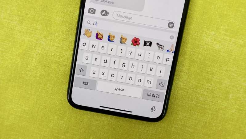 Mencari keyboard emoji