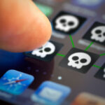 menginstal malware di iPhone